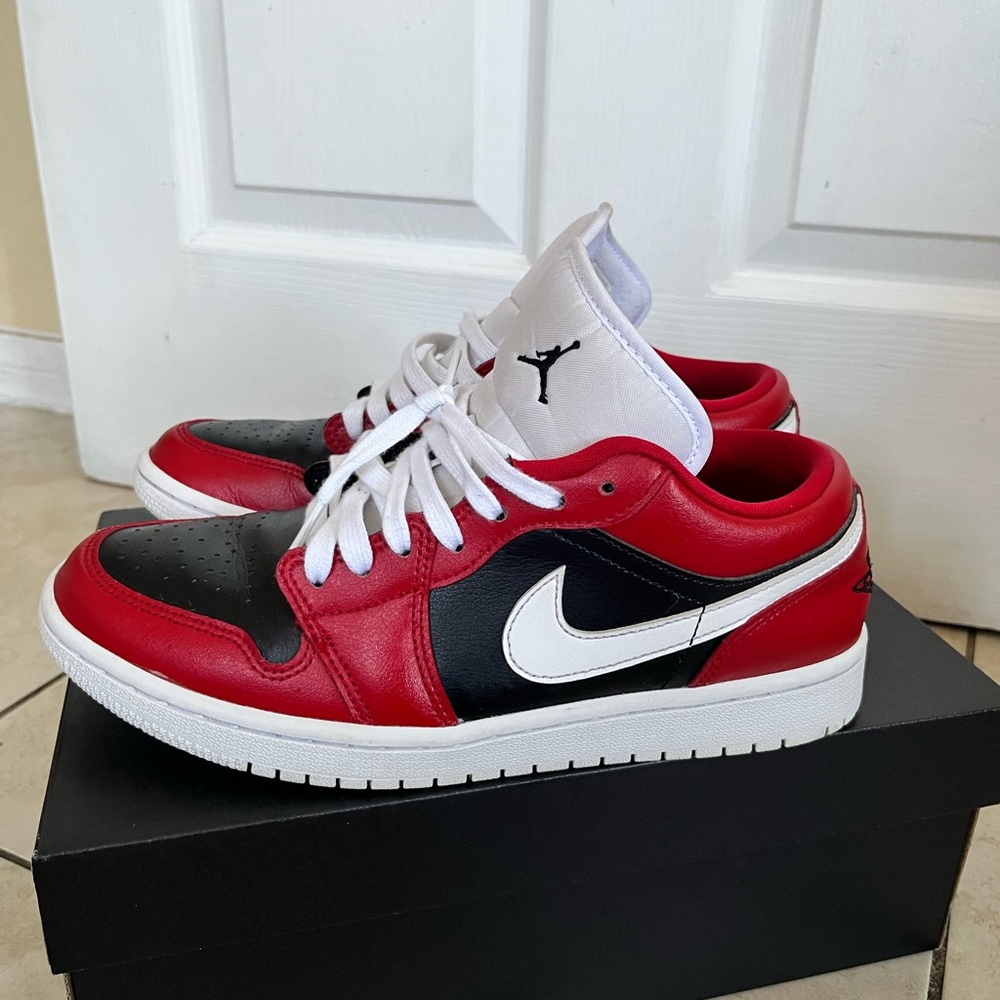 Chicago Flip Jordan 1 Low Red/White/Black Women Size 9